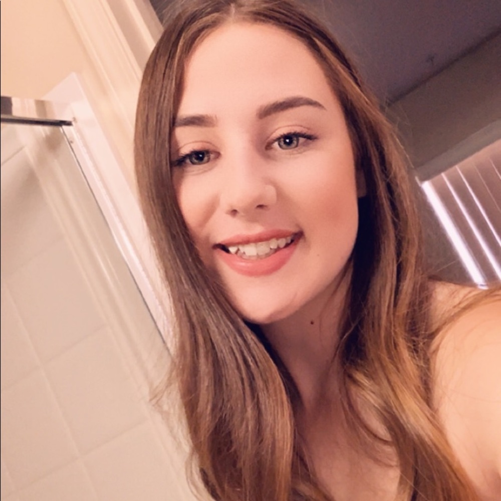 Meet your Posher, Stacy